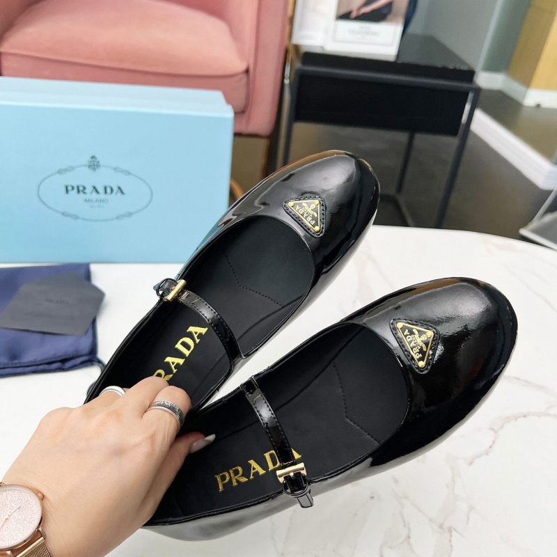 Pra*a flat shoes